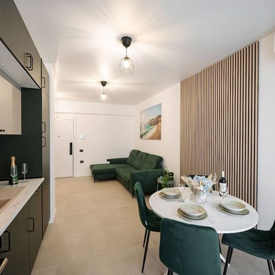 Аренда комфортной 2-комнатной квартиры с видом на море, Мамаия, Констанца, Румыния